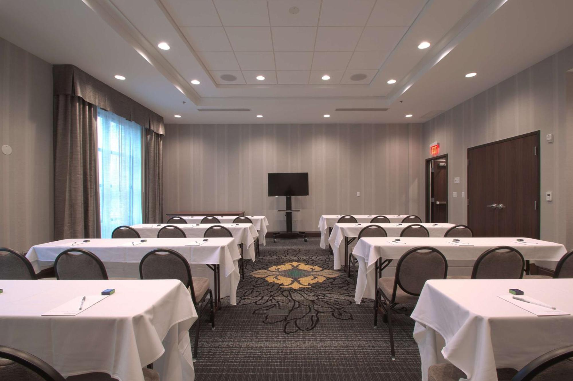 Hampton Inn & Suites Columbus/University Area Экстерьер фото
