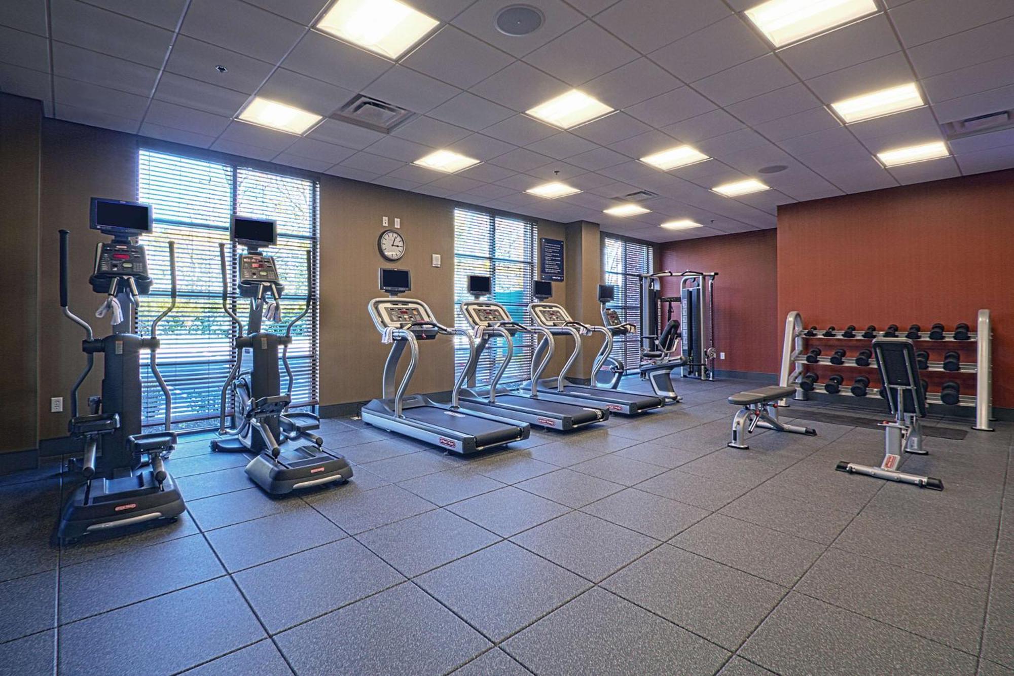 Hampton Inn & Suites Columbus/University Area Экстерьер фото