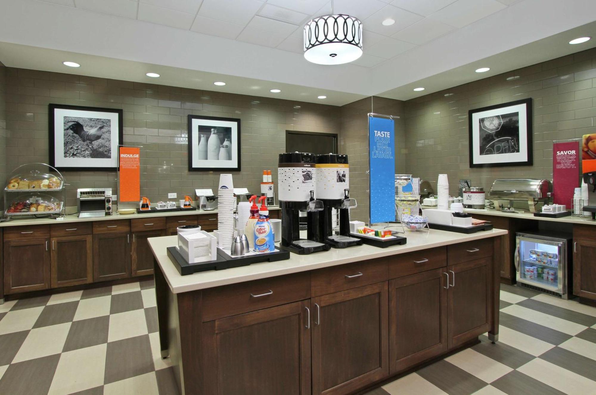 Hampton Inn & Suites Columbus/University Area Экстерьер фото